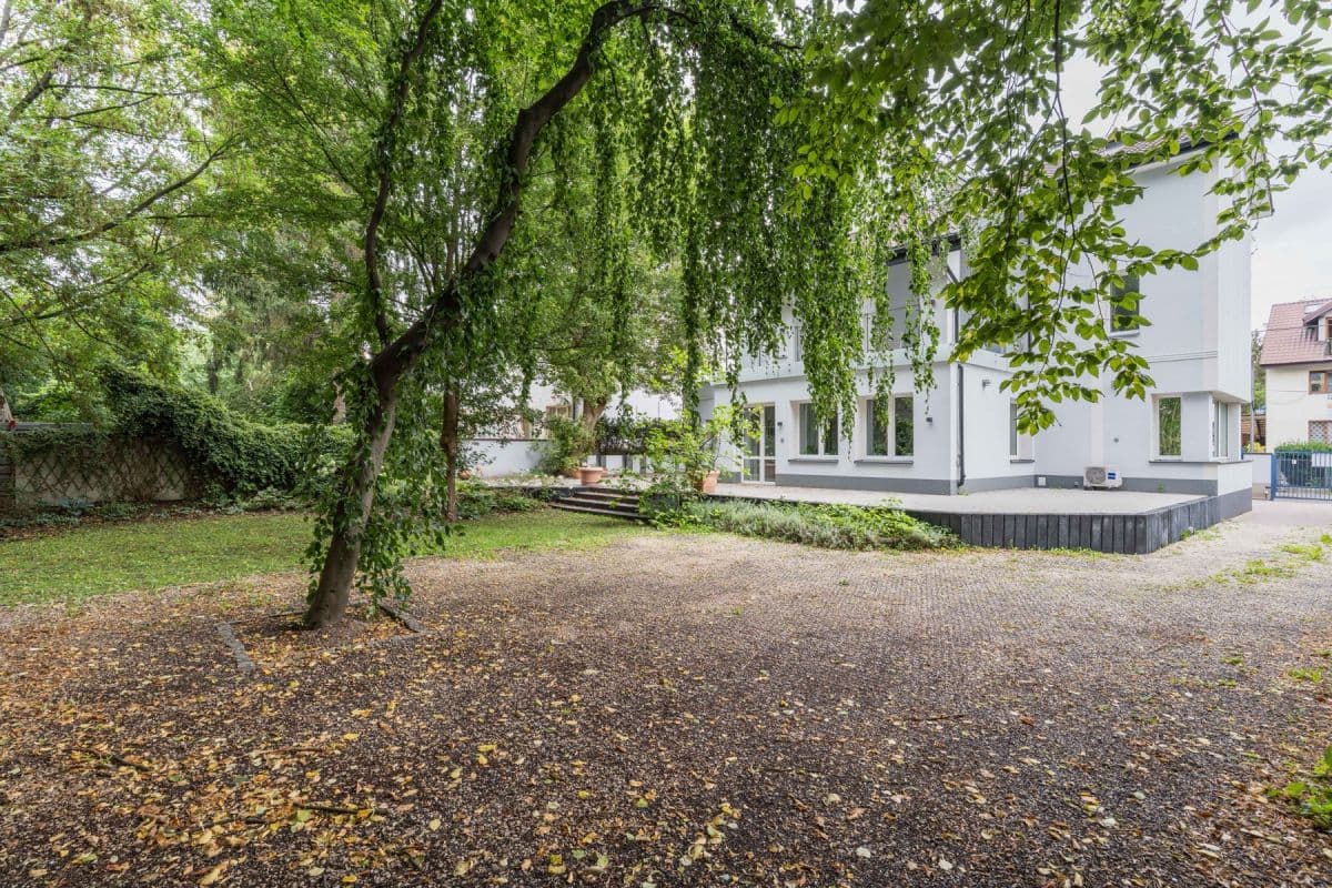 Spacious 2-story house for business in Mokotów – 21
