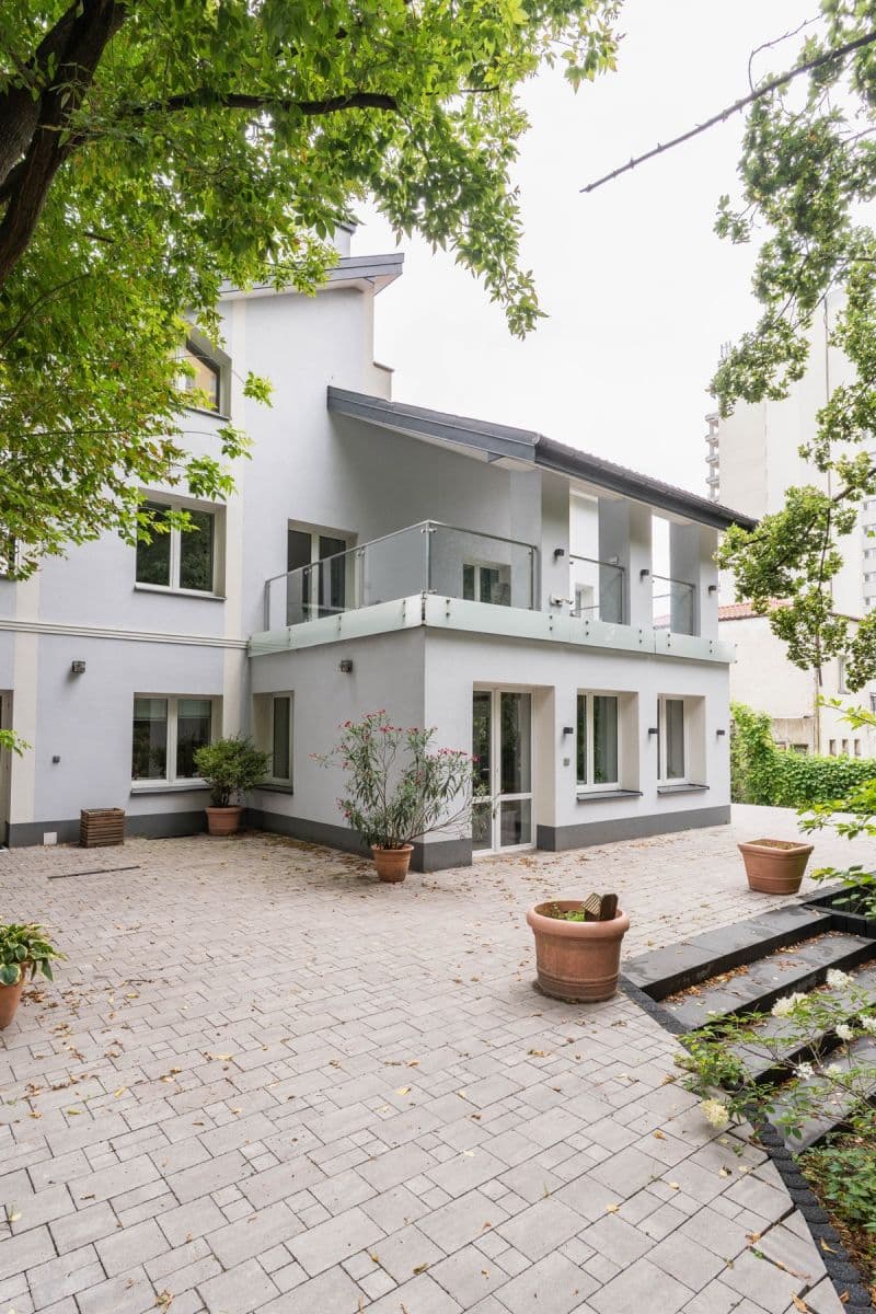Spacious 2-story house for business in Mokotów – 22