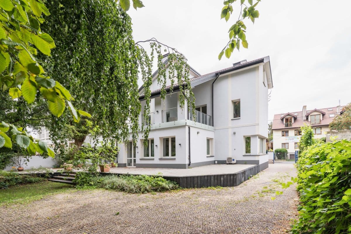 Spacious 2-story house for business in Mokotów – 23