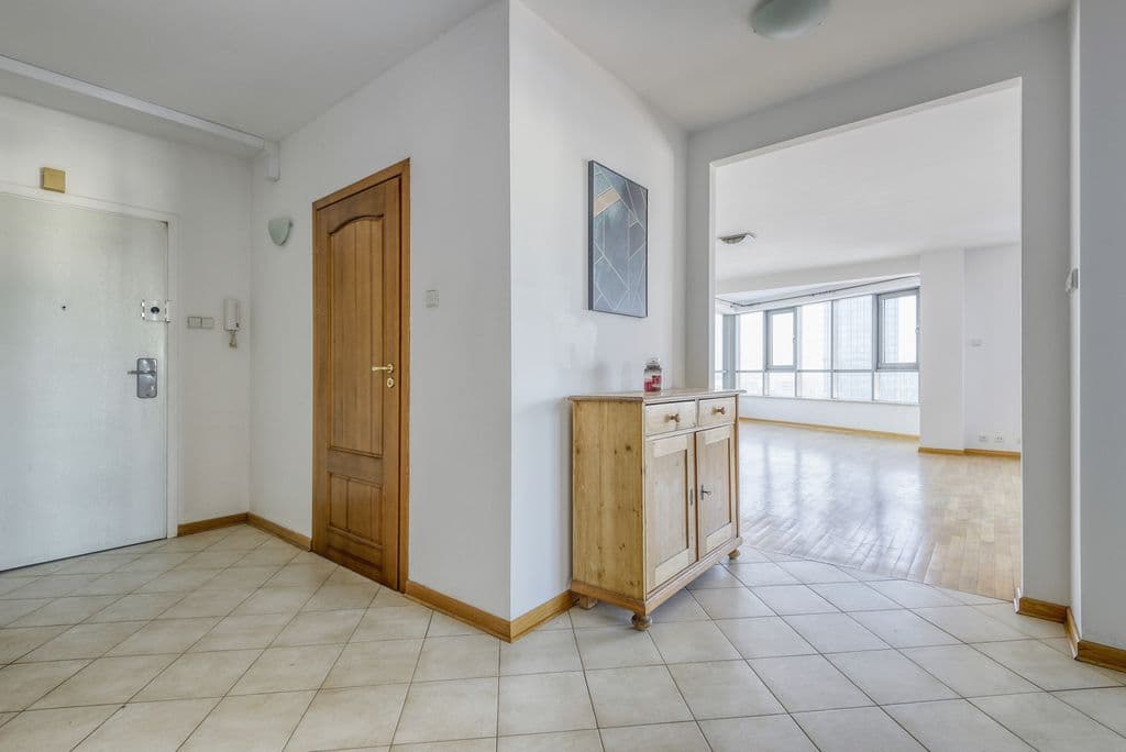 Prestigious apartment with stunning views near Westfield – 3