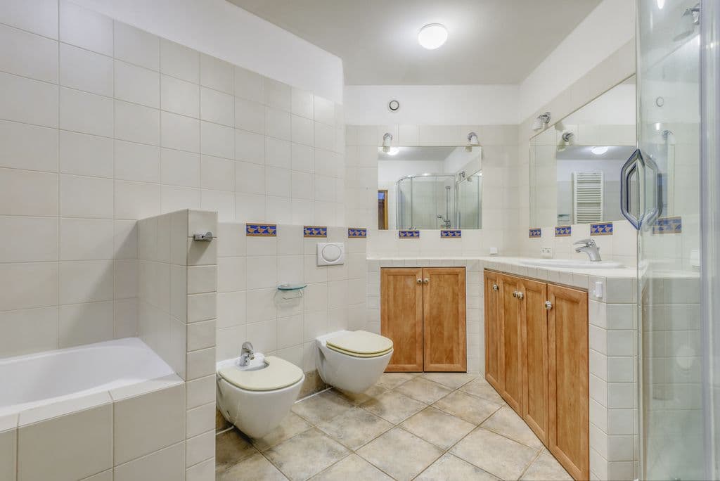 Prestigious apartment with stunning views near Westfield – 10