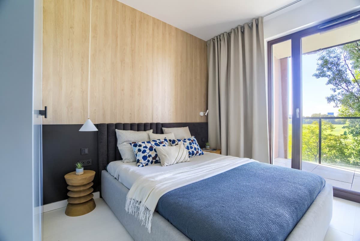 Stylishly finished apartment with stunning horse track views – 9