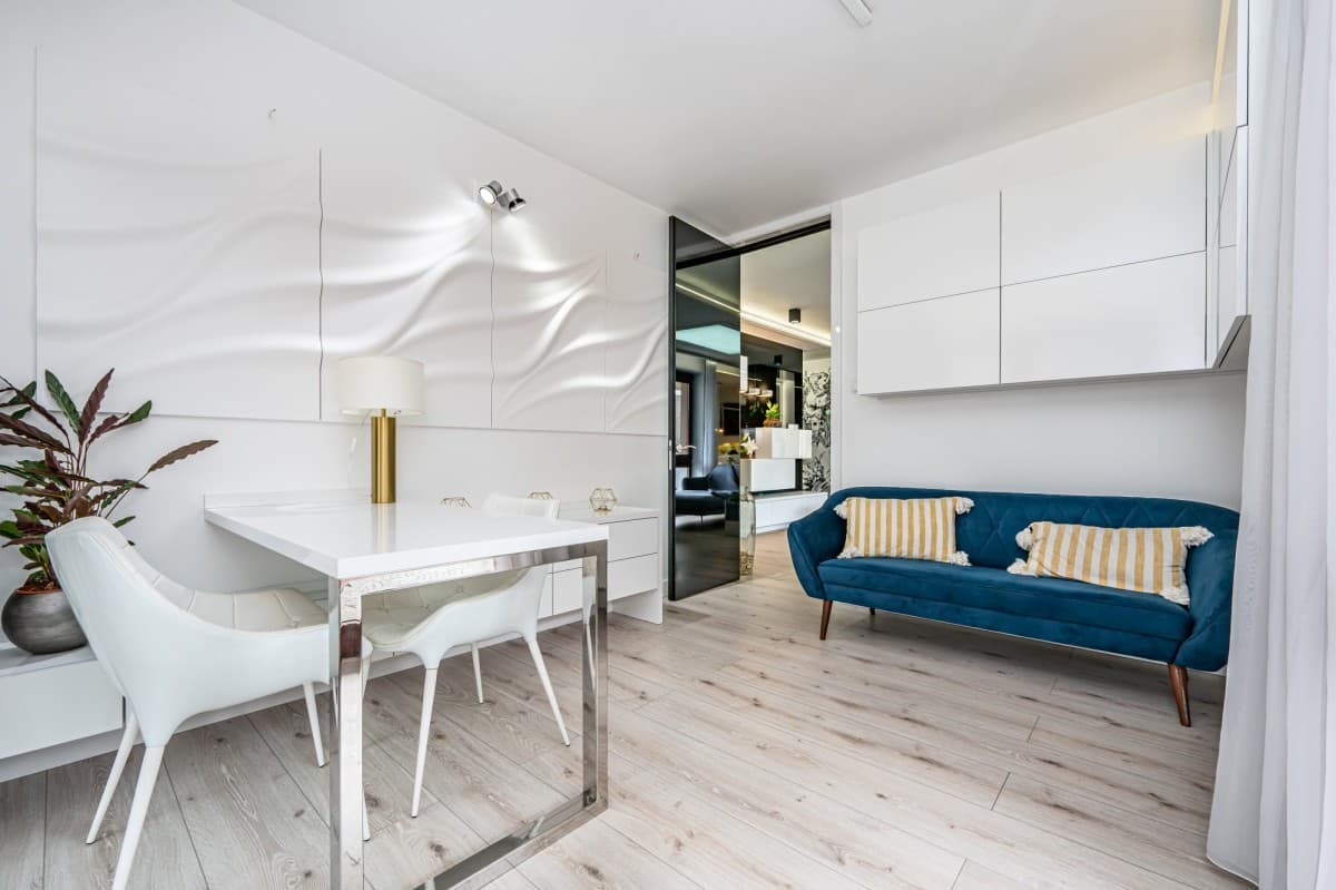 Modern 3-room apartment with large terrace in Praga – 9