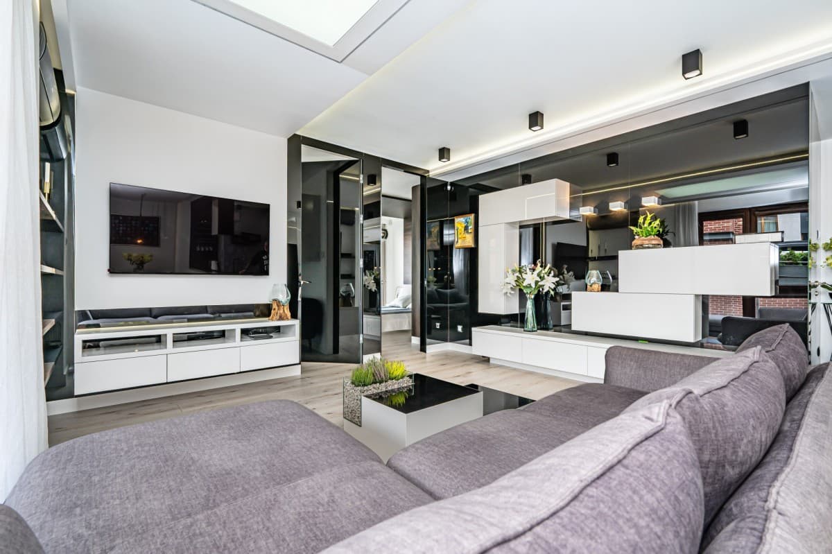 Modern 3-room apartment with large terrace in Praga – 3