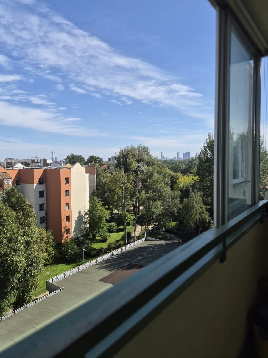 Sunny two-room apartment with balcony and city view – 8