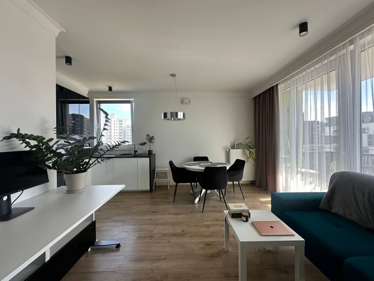 Modern 2-room flat 3 mins from Metro M2 – 1
