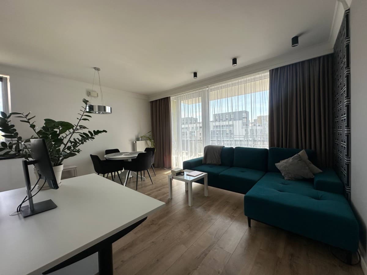 Modern 2-room flat 3 mins from Metro M2 – 2