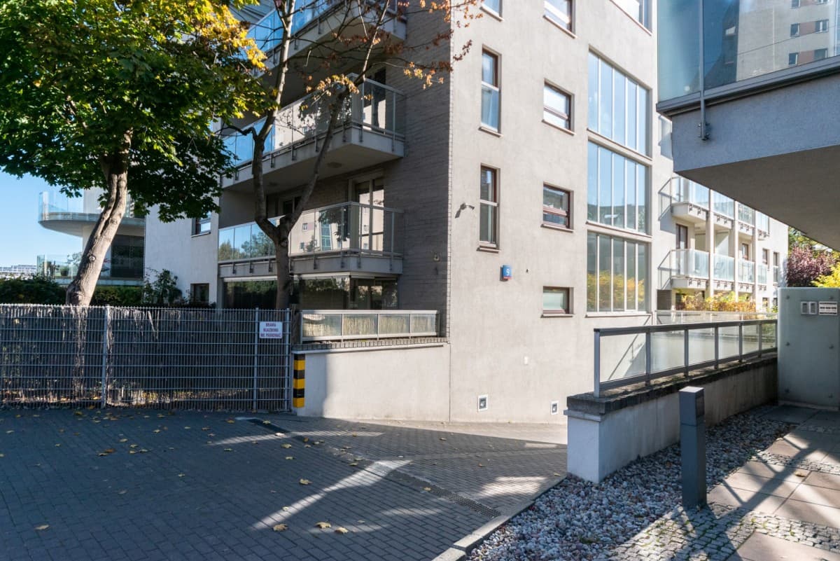 Furnished 2-room apartment with large loggia – 13
