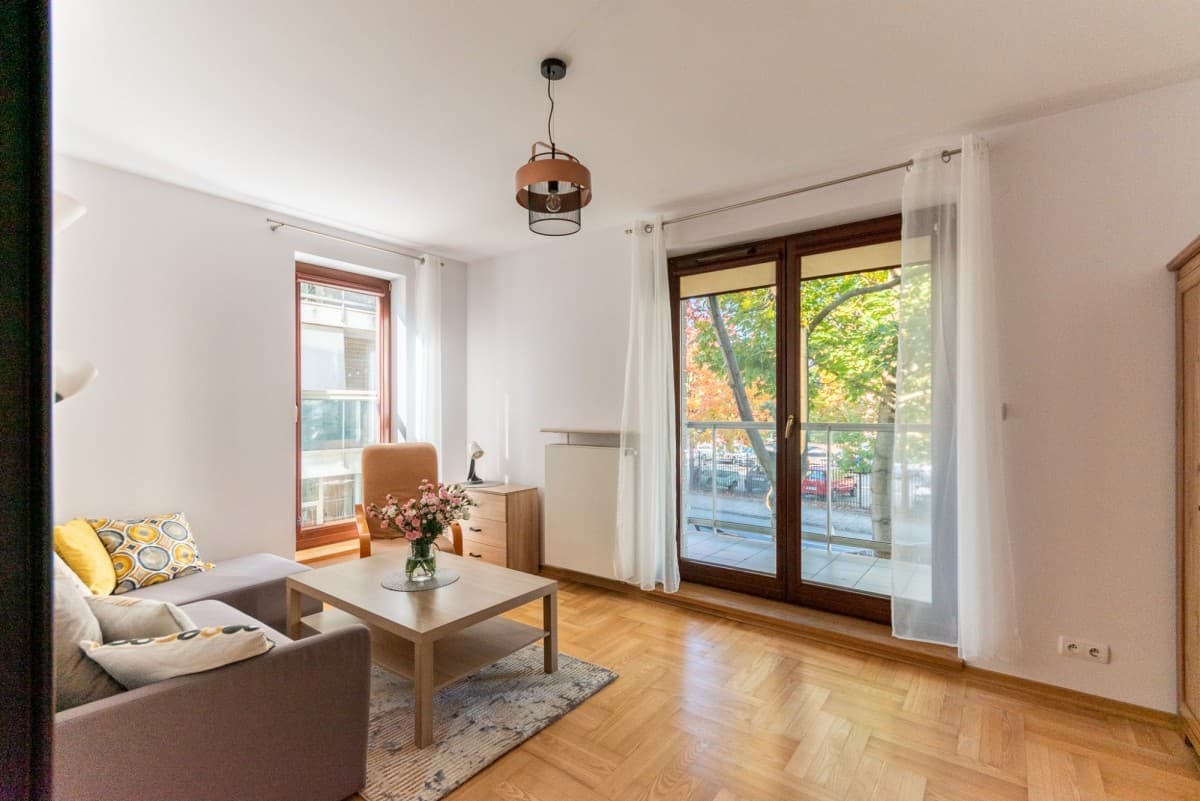 Furnished 2-room apartment with large loggia – 1