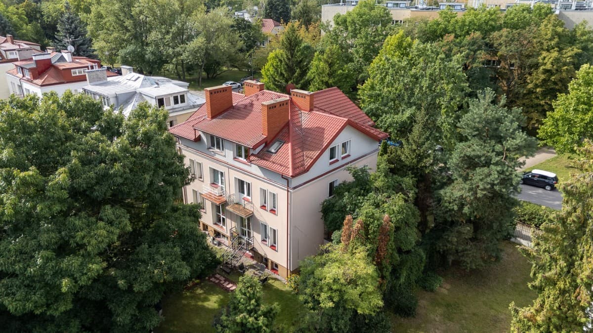 Spacious five-bedroom house with garden in Sadyba – 21