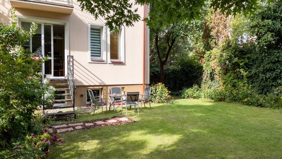 Spacious five-bedroom house with garden in Sadyba – 2