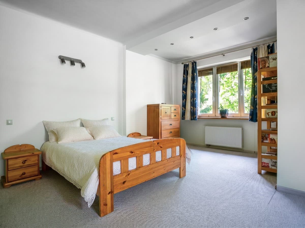 Spacious five-bedroom house with garden in Sadyba – 9