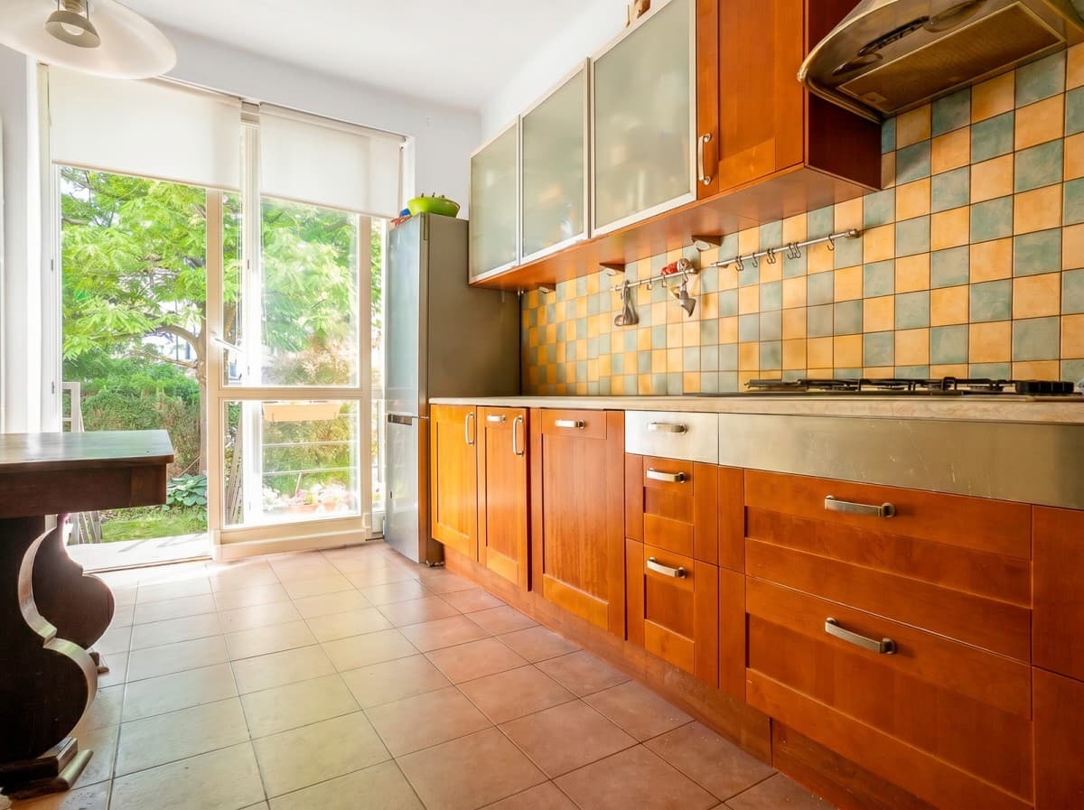 Spacious five-bedroom house with garden in Sadyba – 6