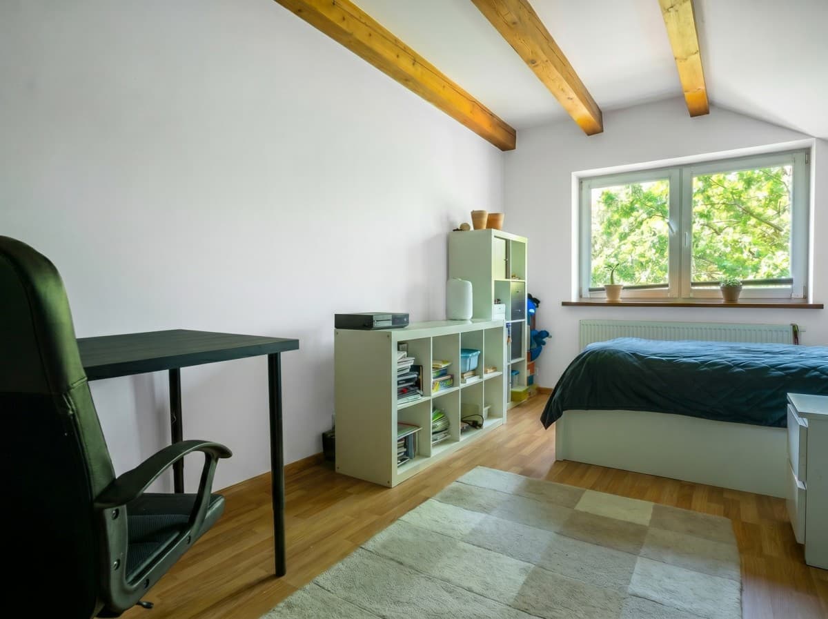 Spacious five-bedroom house with garden in Sadyba – 14