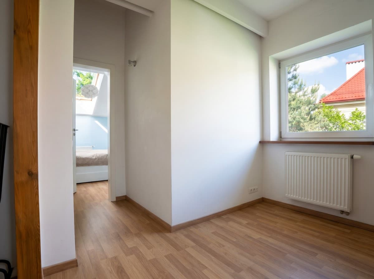 Spacious five-bedroom house with garden in Sadyba – 18