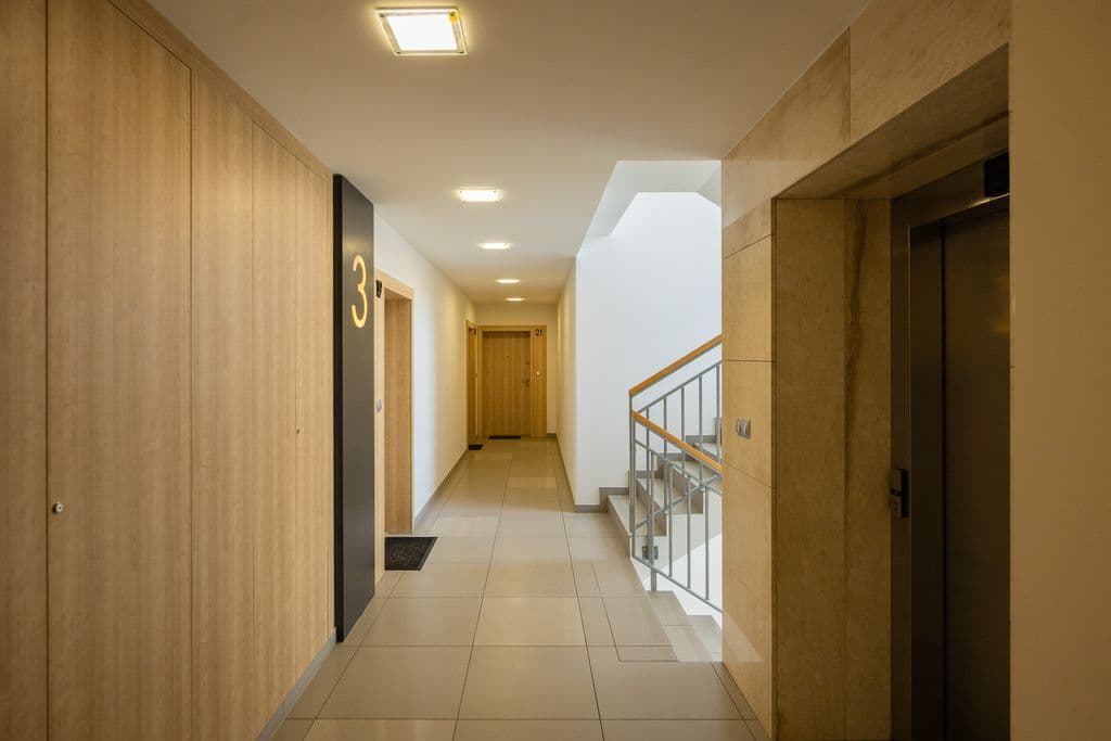 Stylish 5-room apartment with park-view terrace – 19