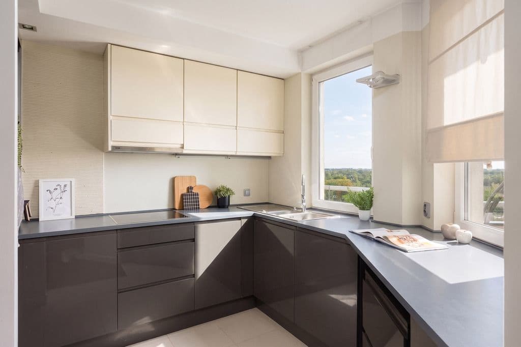 Panoramic view apartment with parking in Żoliborz – 12