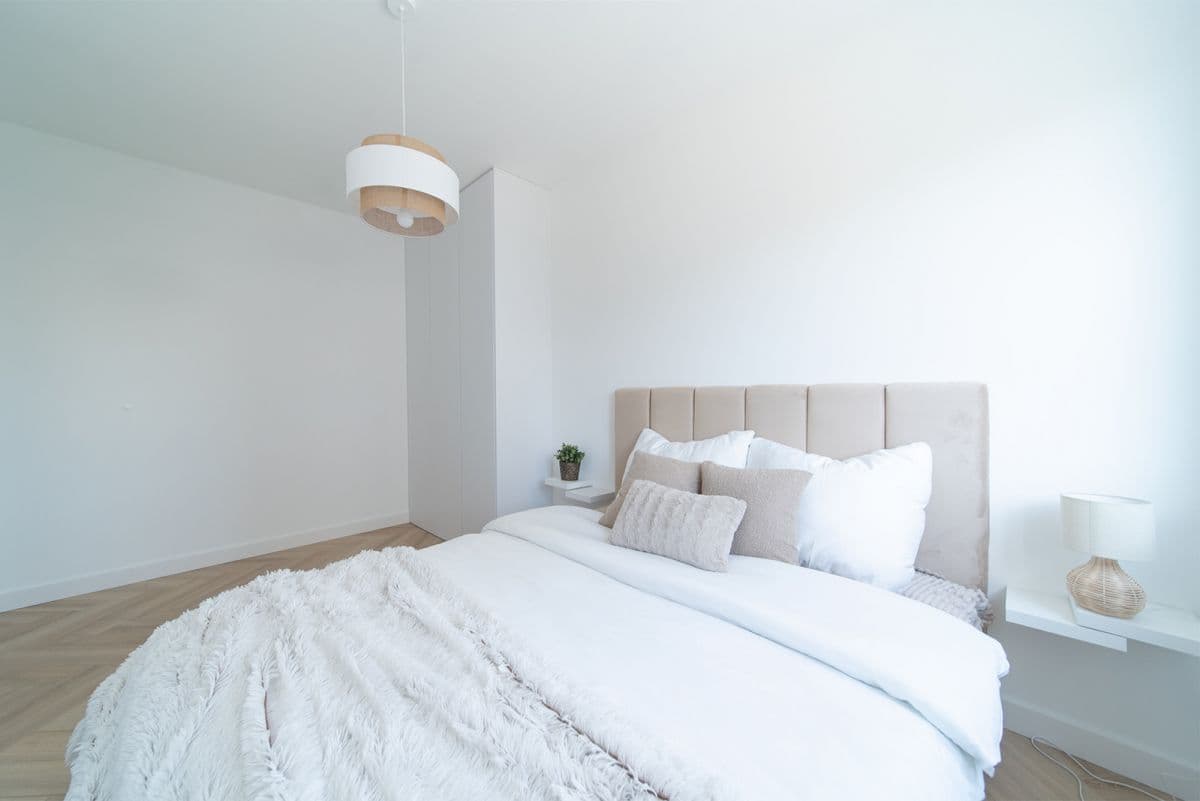 Modern 3-room apartment near shopping centers – 11