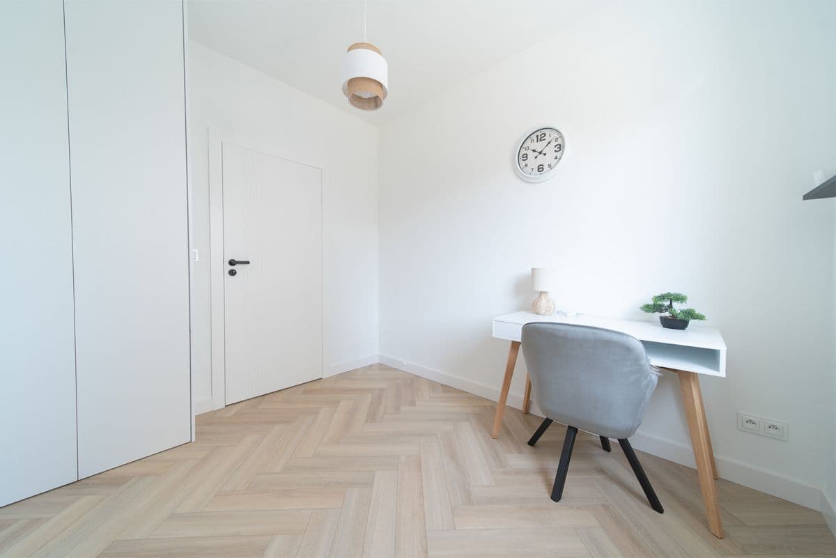 Modern 3-room apartment near shopping centers – 12