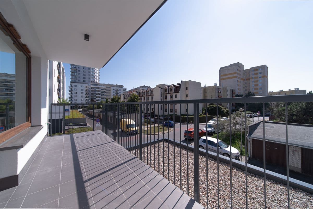 Modern 3-room apartment near shopping centers – 17