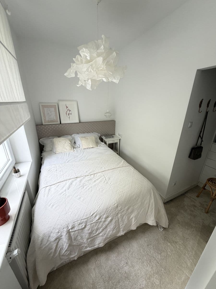 Stylish 39 m² apartment with balcony in Ochota – 6