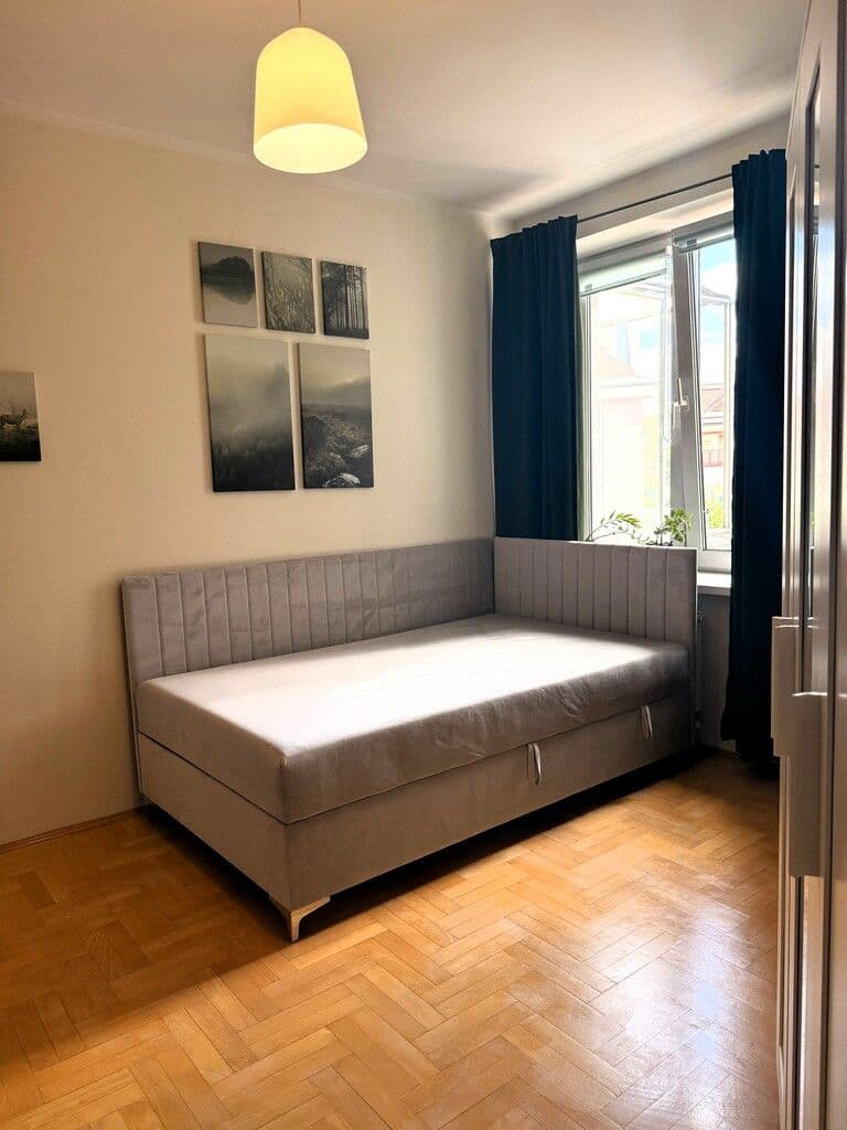 Spacious 3-room flat near Metro and Wola Park – 5