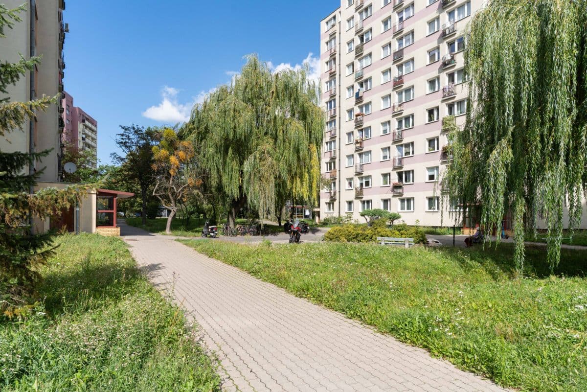 Sunny 2-room apartment for renovation in Włochy – 2