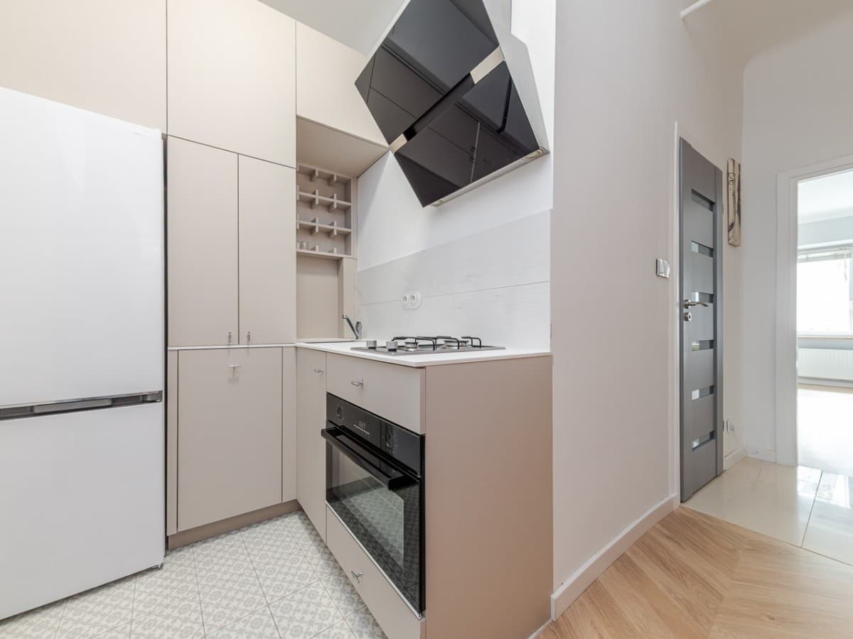 Modern 2-room apartment with separate kitchen in Grochów – 6