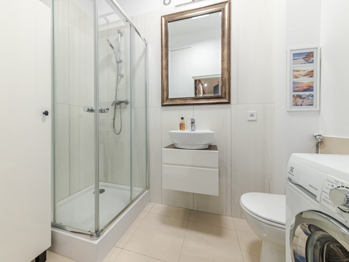 Modern 2-room apartment with separate kitchen in Grochów – 8