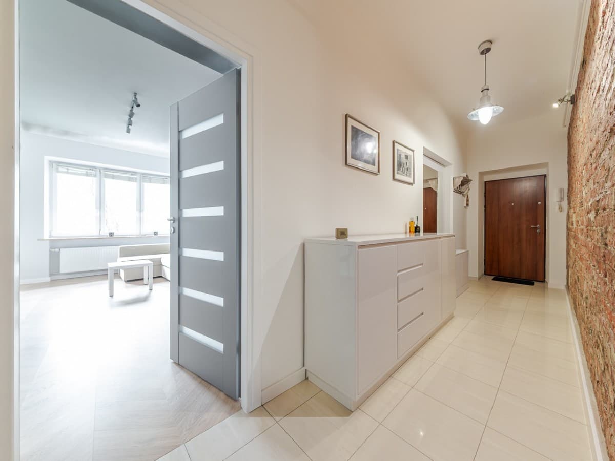 Modern 2-room apartment with separate kitchen in Grochów – 11