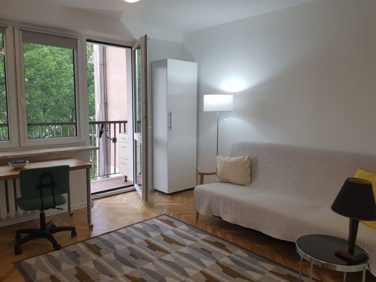 Renovated 1-room flat in prime Praga location – 5