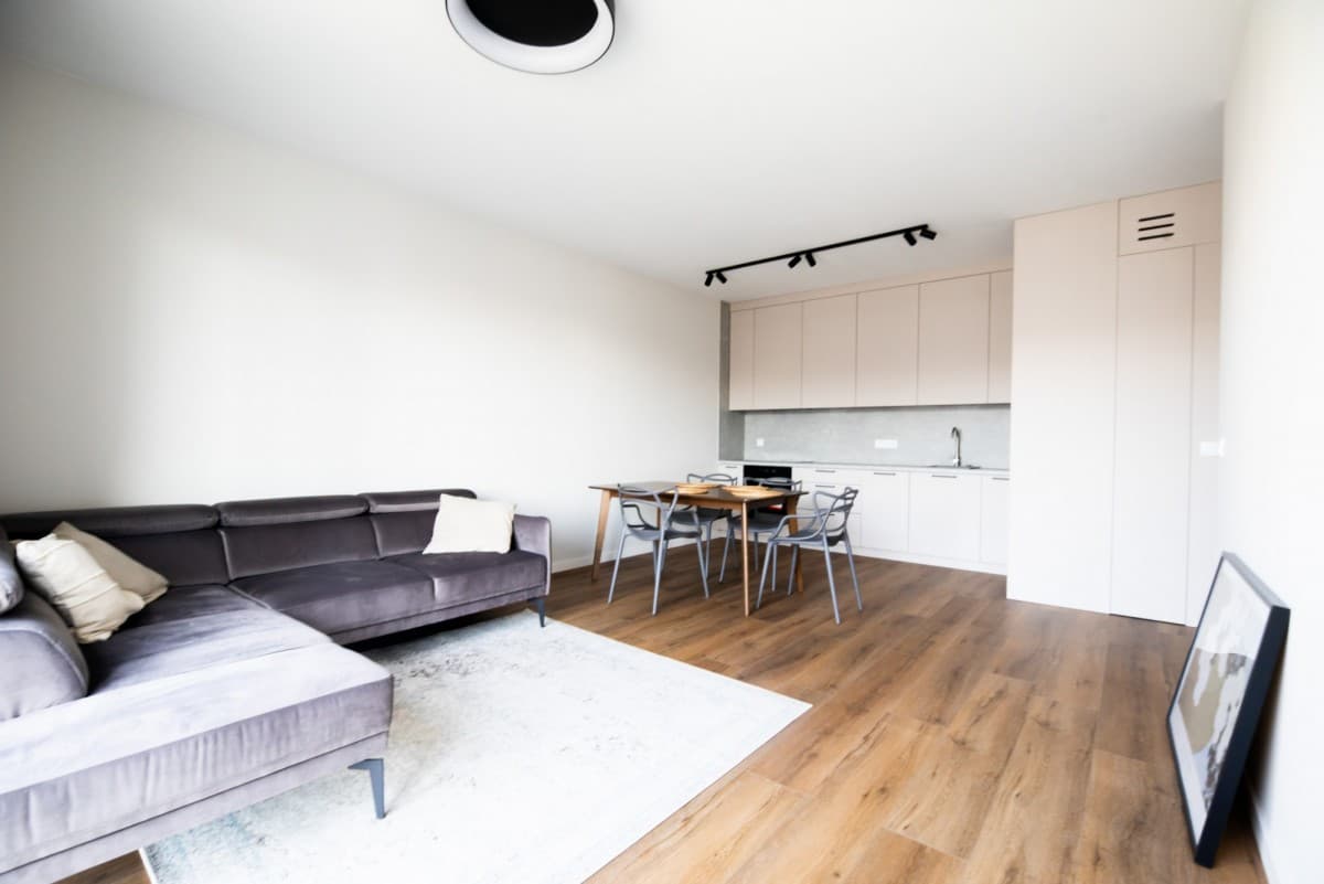 Modern 3-room apartment with large balcony in Wola – 22