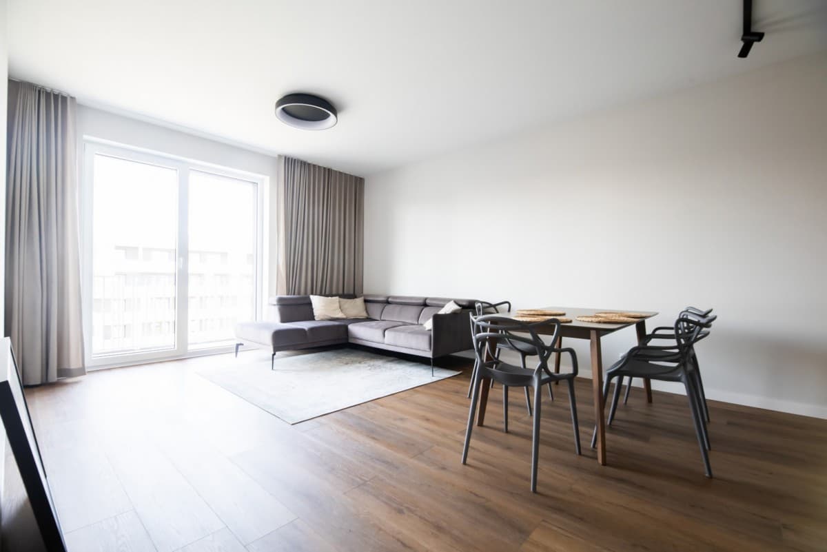 Modern 3-room apartment with large balcony in Wola – 3