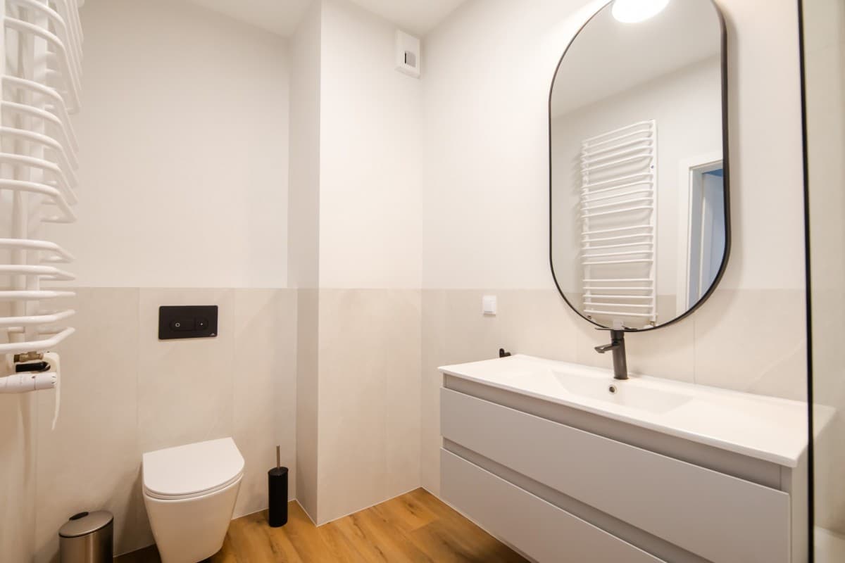 Modern 3-room apartment with large balcony in Wola – 14