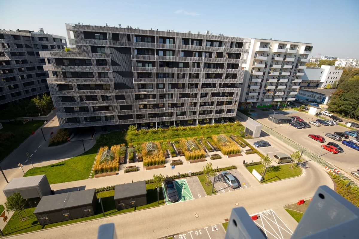 Modern 3-room apartment with large balcony in Wola – 21