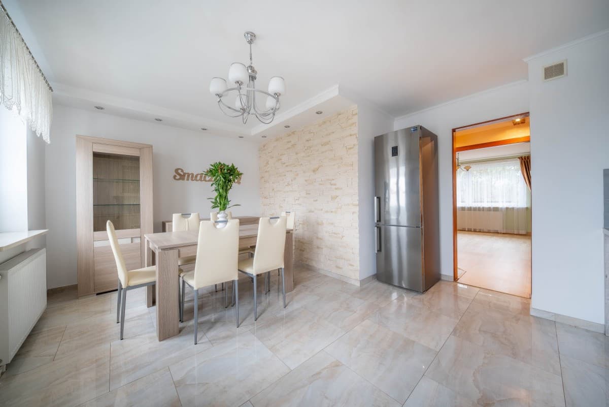 Spacious 85 m² apartment with potential in Stara Miłosna – 4