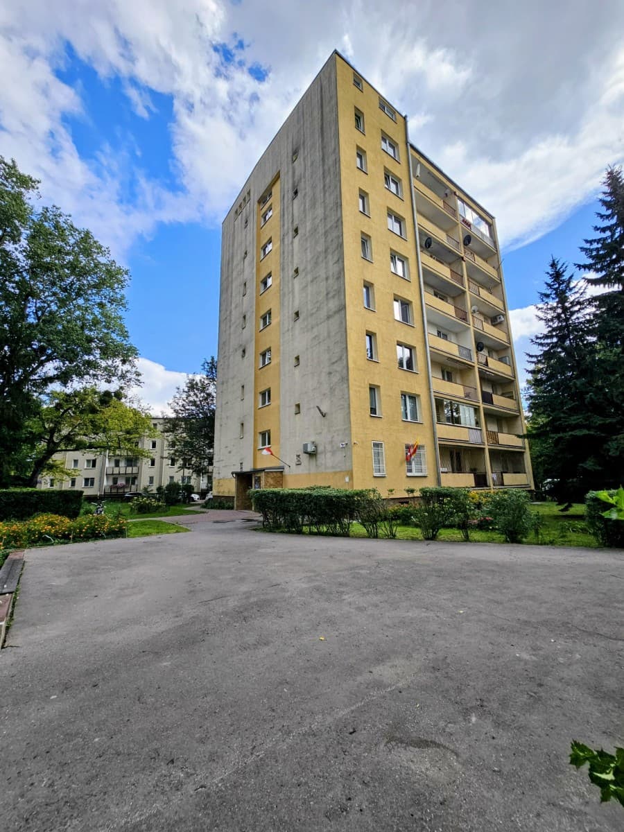 Two-room apartment steps from downtown – 3