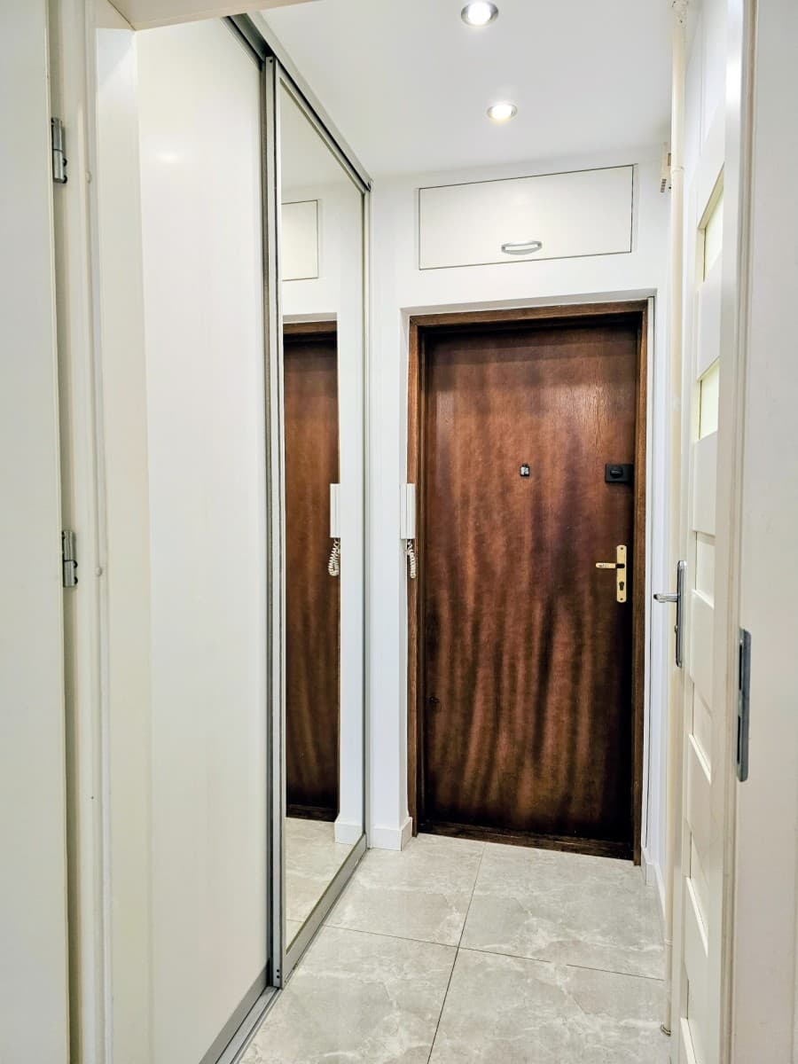 Two-room apartment steps from downtown – 12