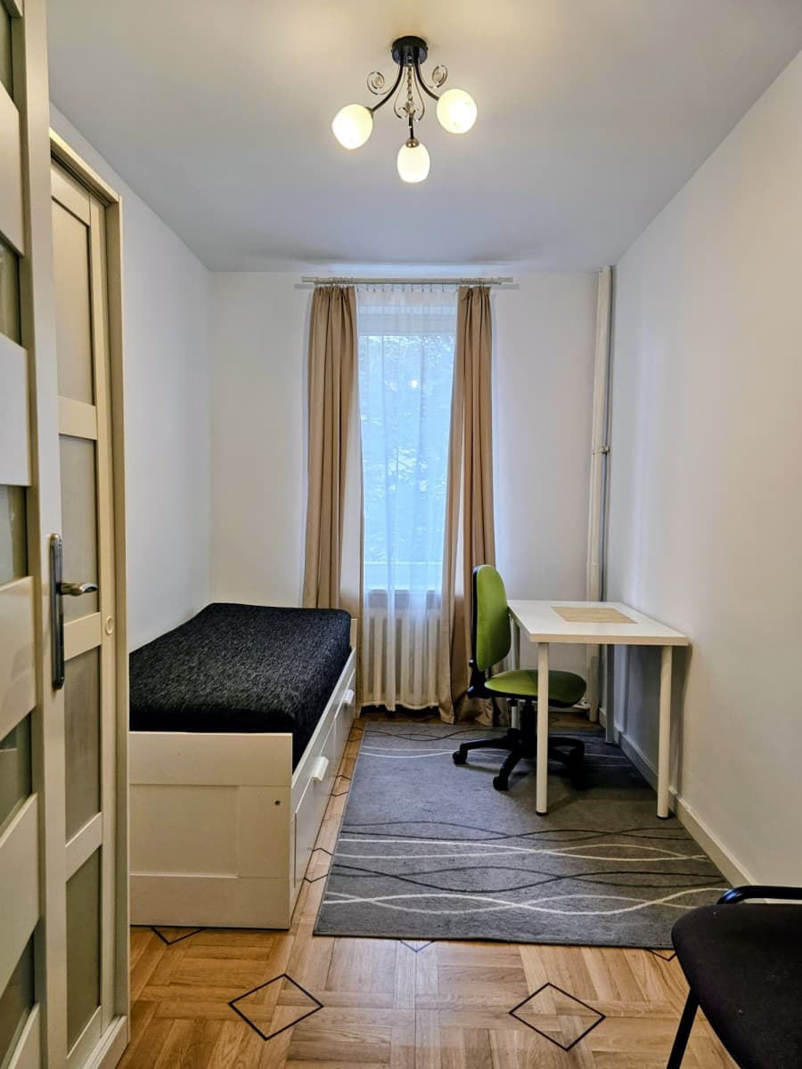 Two-room apartment steps from downtown – 13