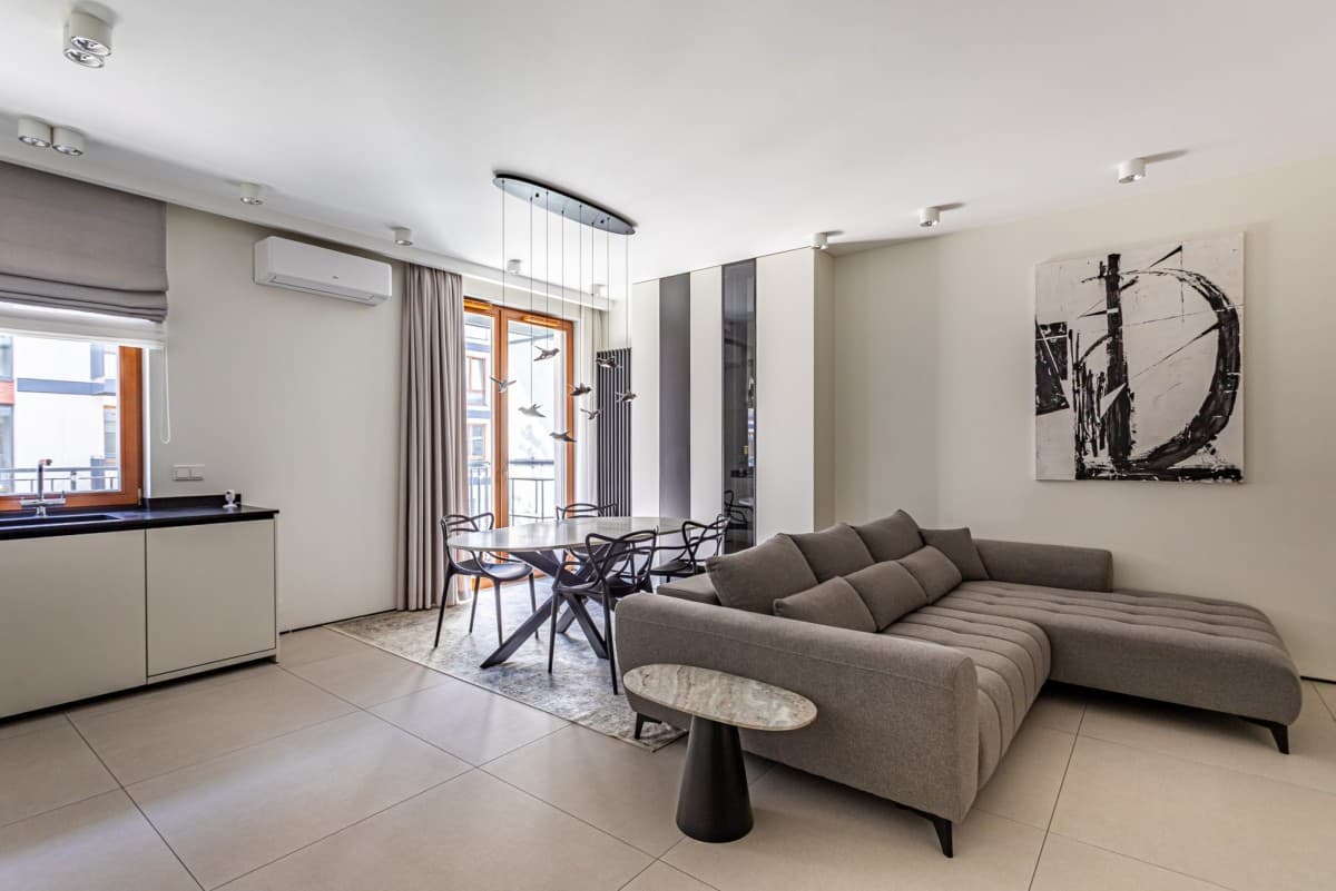 Elegant 3-room apartment in prestigious Royal Residence – 1
