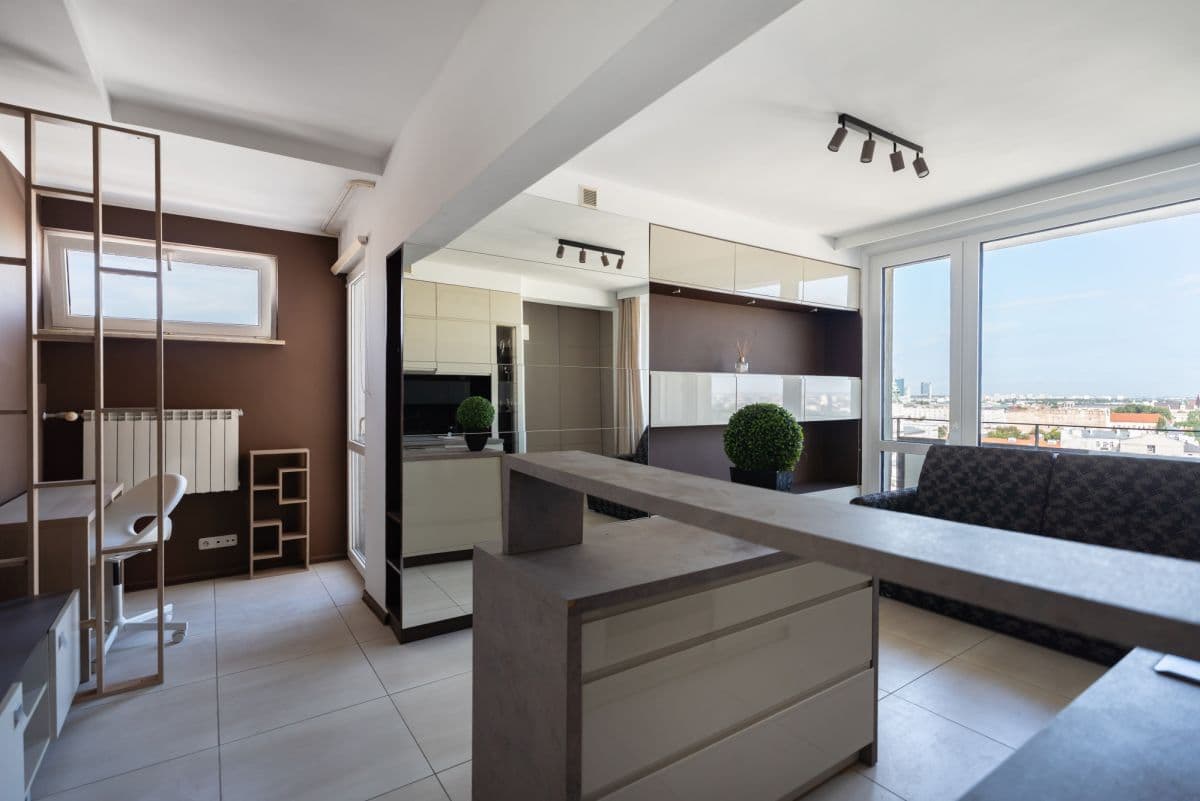 Studio apartment with stunning Warsaw skyline views – 1