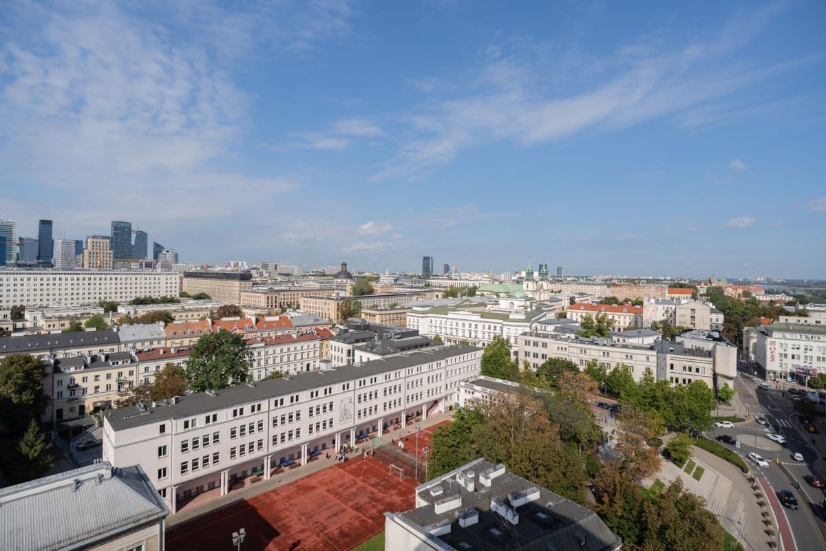 Studio apartment with stunning Warsaw skyline views – 5