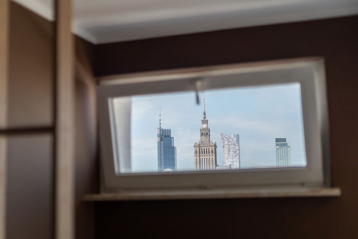 Studio apartment with stunning Warsaw skyline views – 8