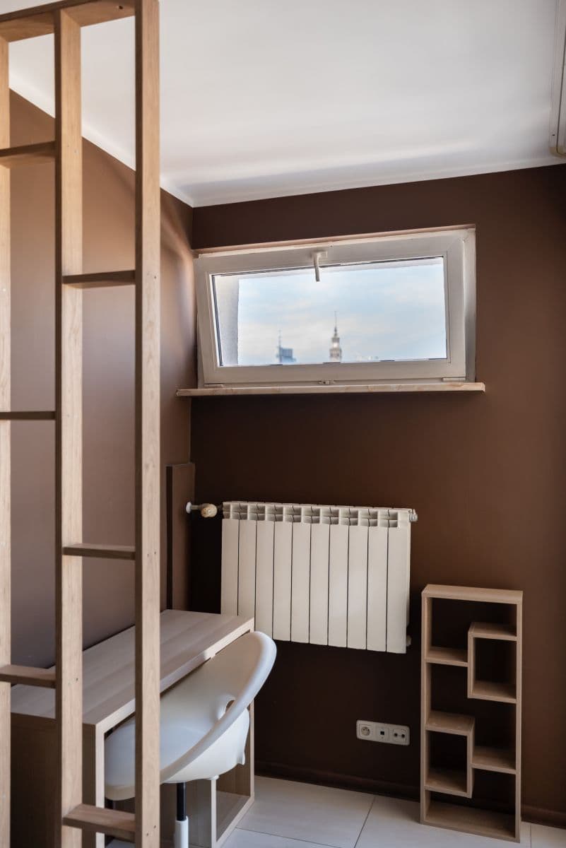 Studio apartment with stunning Warsaw skyline views – 9