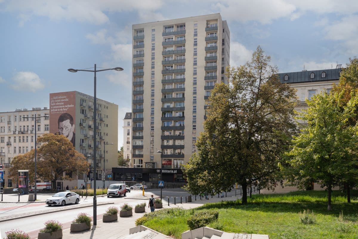 Studio apartment with stunning Warsaw skyline views – 14