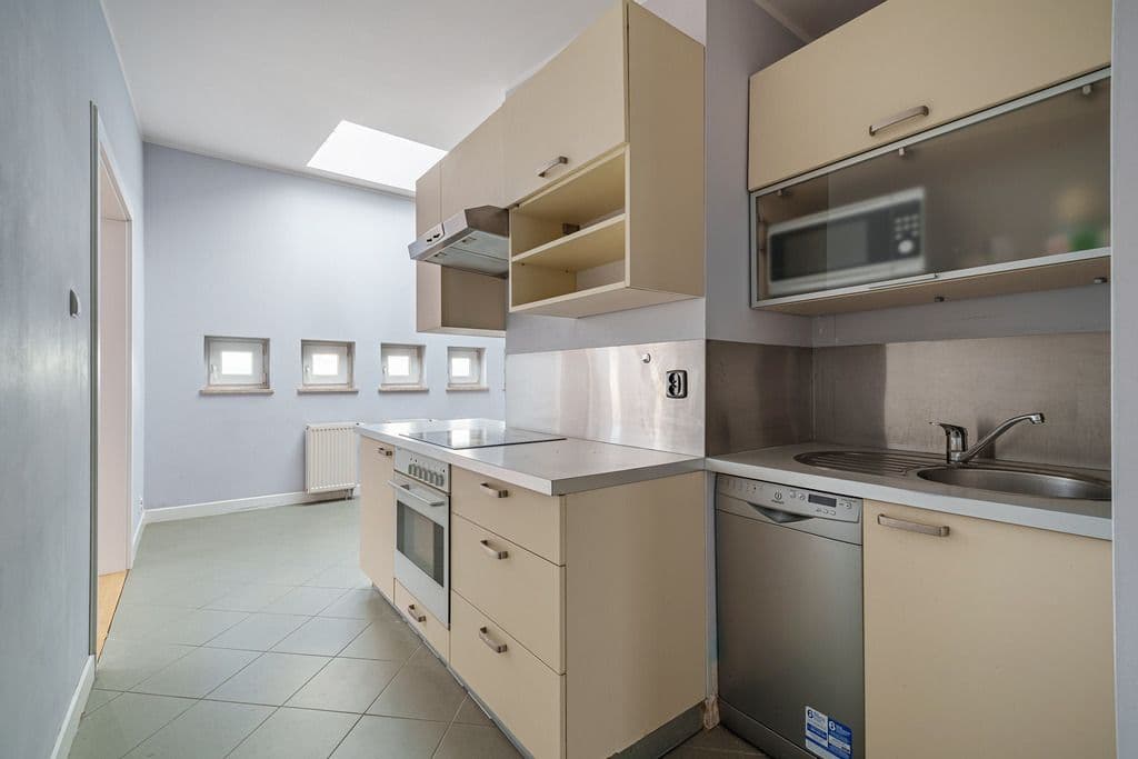Spacious 3-room apartment with attic privacy – 1
