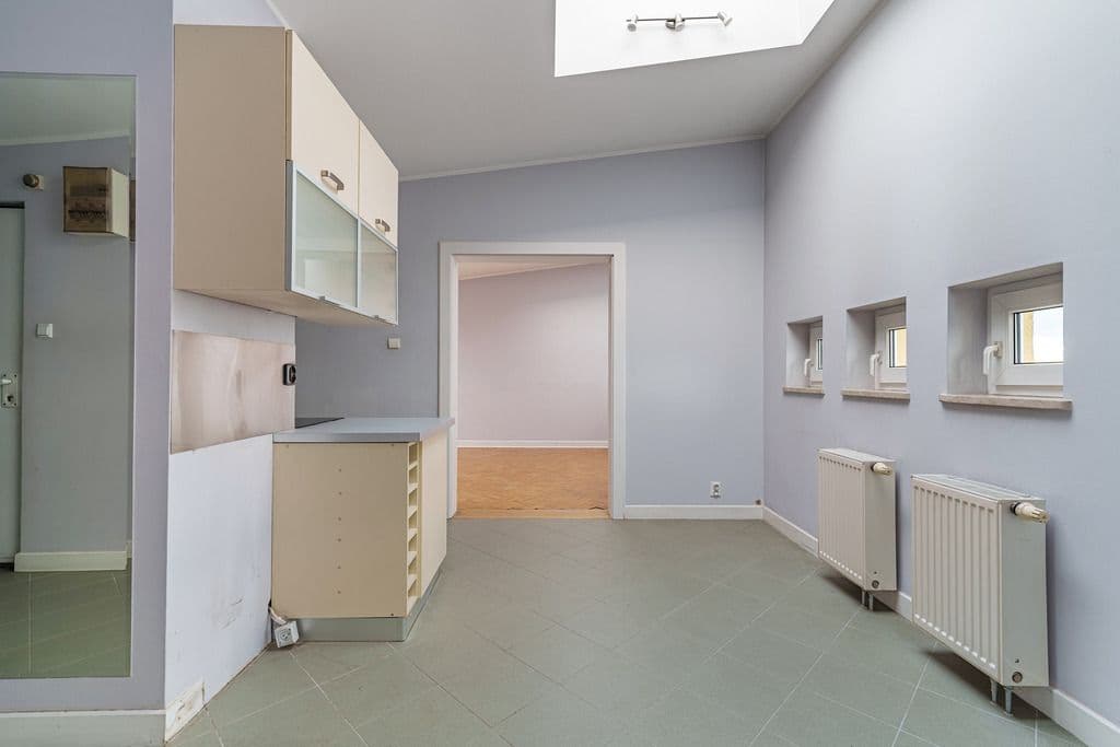 Spacious 3-room apartment with attic privacy – 3