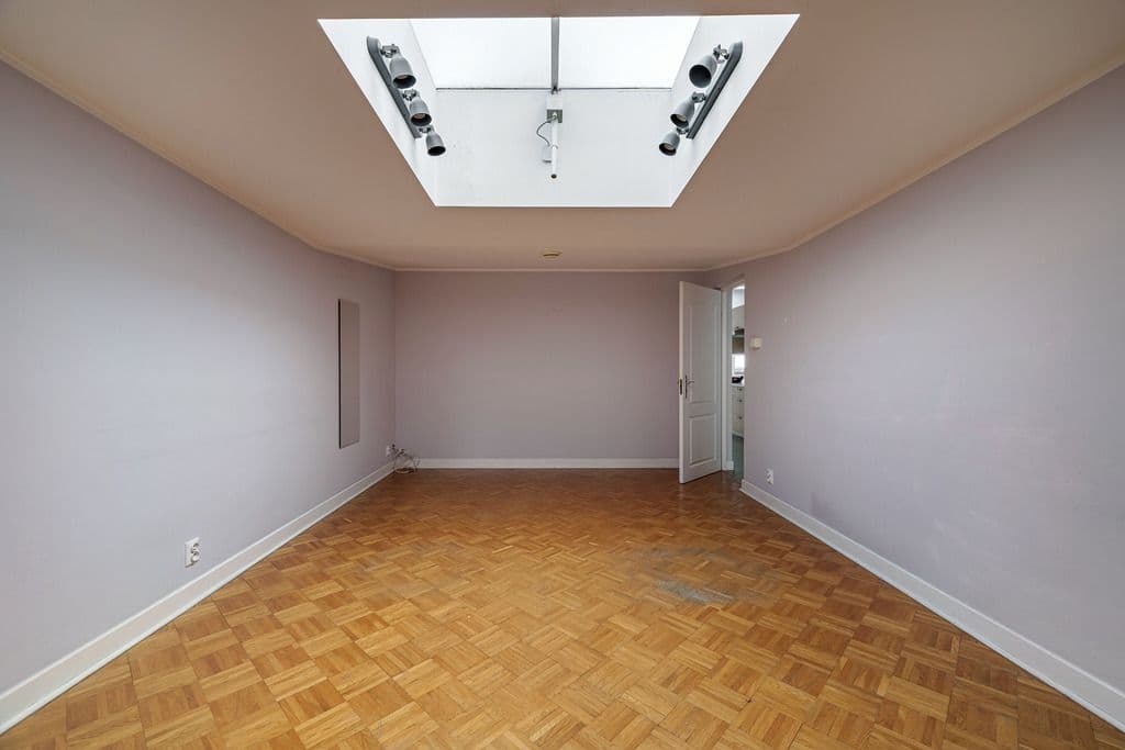 Spacious 3-room apartment with attic privacy – 6