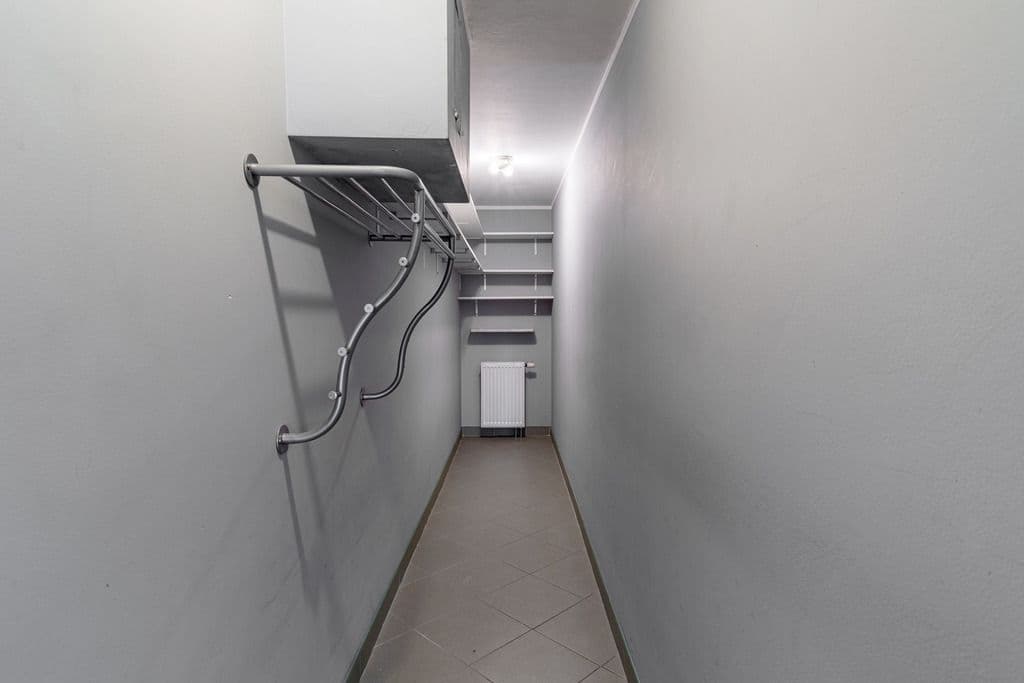 Spacious 3-room apartment with attic privacy – 13