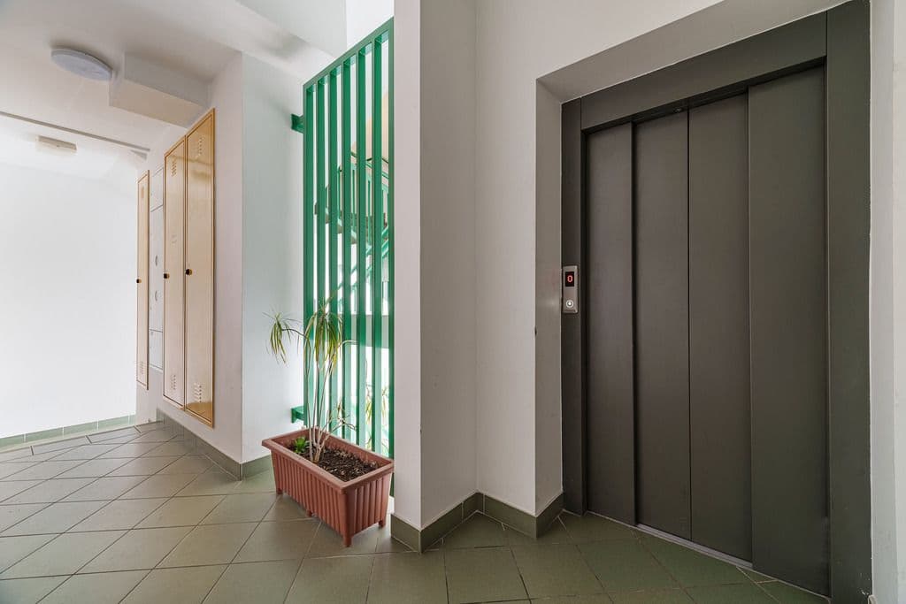 Spacious 3-room apartment with attic privacy – 14